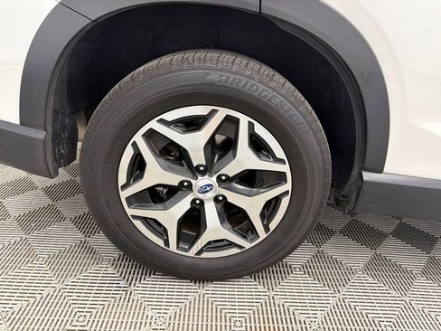 Used 2024 Subaru Forester Premium image 18