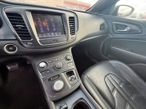 Used 2015 Chrysler 200 S w/ Navigation & Sound Group I image 21