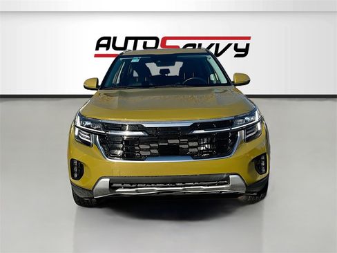 Used 2024 Kia Seltos SX w/ SX Sunroof Package image 2