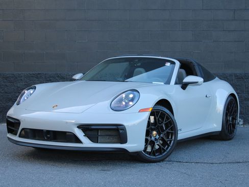 Certified 2022 Porsche 911 Targa 4S image 28