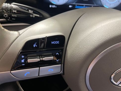 Used 2023 Hyundai Elantra SEL w/ Convenience Package image 29