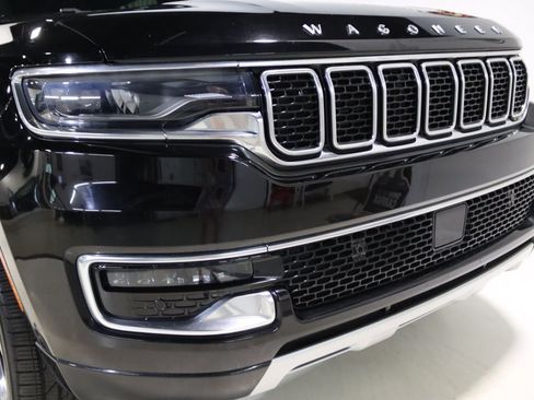 Used 2023 Jeep Wagoneer L Series II w/ Premium Group I AWD/4WD image 26