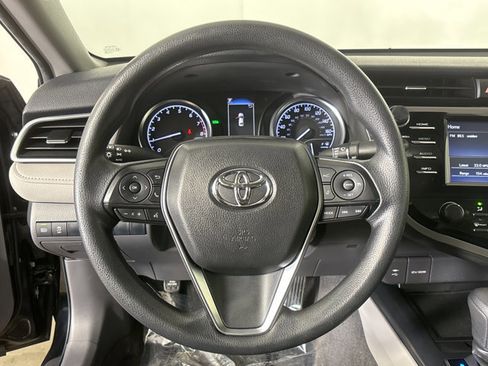 Used 2018 Toyota Camry LE image 25