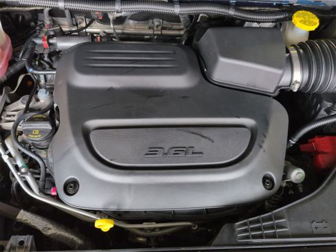 Certified 2023 Chrysler Pacifica Touring-L w/ S Appearance Package image 15