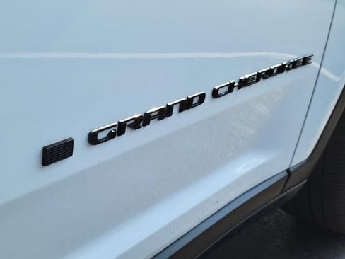 Used 2023 Jeep Grand Cherokee L Limited w/ Luxury Tech Group II AWD/4WD image 35
