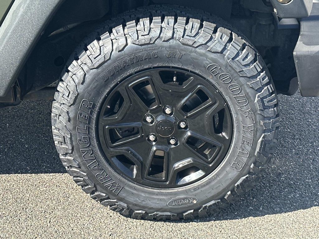 Used 2015 Jeep Wrangler Sport AWD/4WD image 9