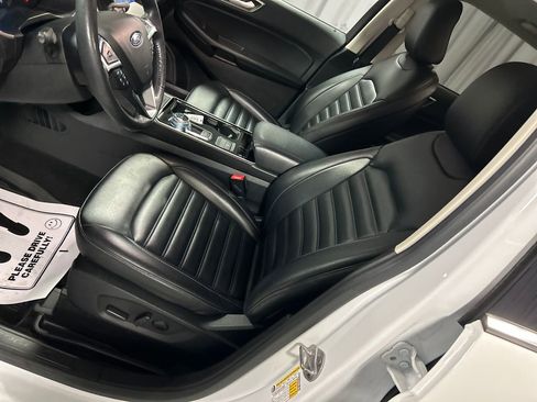 Used 2020 Ford Edge SEL w/ Convenience Package image 12