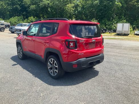 Used 2017 Jeep Renegade Latitude AWD/4WD image 7