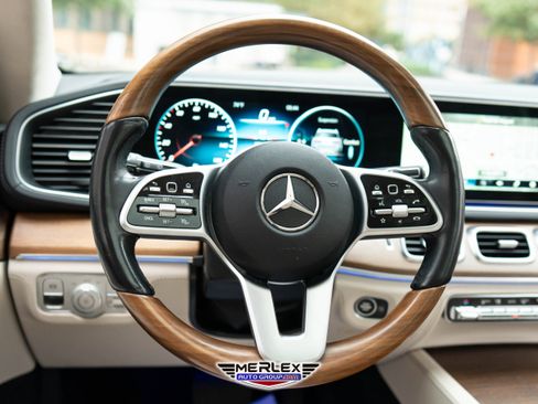 Used 2021 Mercedes-Benz GLS 450 4MATIC image 24