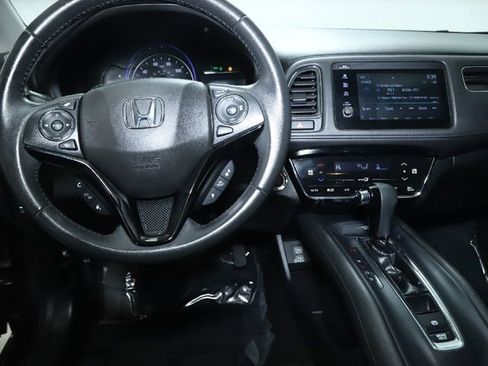Used 2020 Honda HR-V Touring image 39