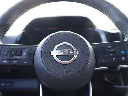 Certified 2025 Nissan Pathfinder SV w/ SV Premium Package FWD image 11