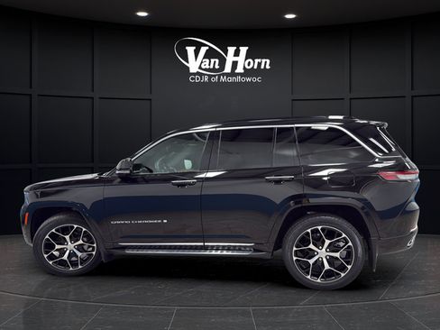 Used 2025 Jeep Grand Cherokee Summit AWD/4WD image 4