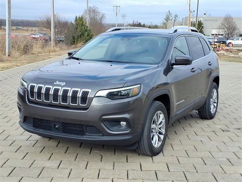 Used 2021 Jeep Cherokee Latitude Lux w/ Comfort/Convenience Group image 2