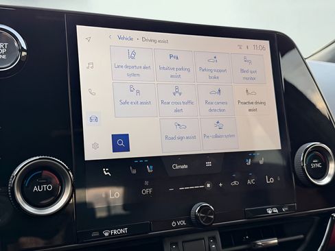Used 2024 Lexus NX 250 FWD w/ Towing Package (2000 Lbs) image 30