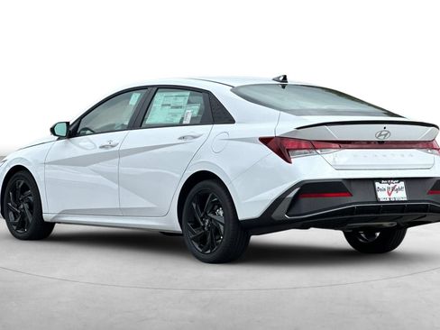 Certified 2026 Hyundai Elantra Sport FWD image 4