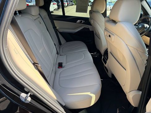 Used 2022 BMW X5 sDrive40i w/ Premium Package RWD image 15