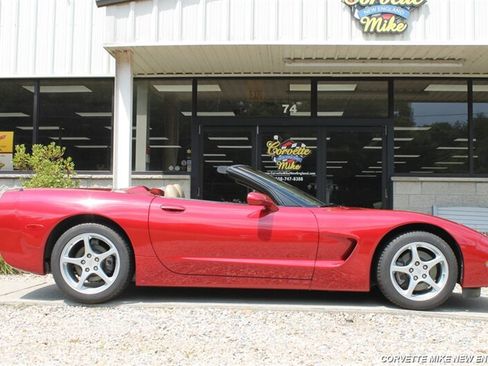 Used 2002 Chevrolet Corvette Convertible w/ Preferred Equipment Group2 RWD image 33
