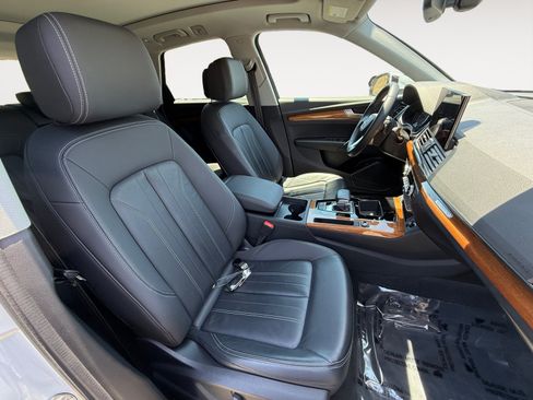 Used 2023 Audi Q5 2.0T Premium w/ Convenience Package AWD/4WD image 19