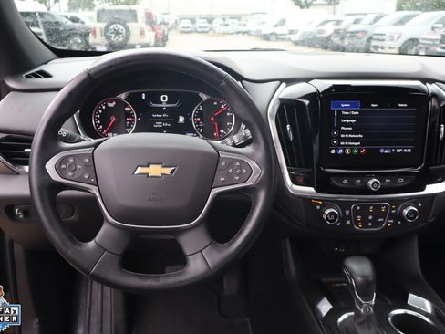 Used 2023 Chevrolet Traverse Premier FWD image 19