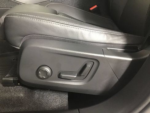 Used 2026 Volvo XC40 B5 Plus w/ Protection Package Premier AWD/4WD image 30
