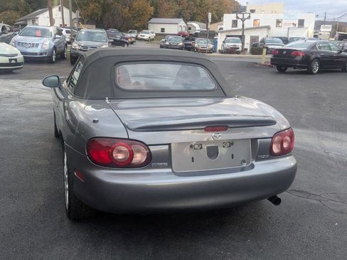 Used 2002 MAZDA MX-5 Miata SE image 10