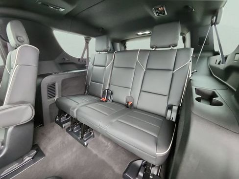 Used 2023 Cadillac Escalade ESV Sport w/ Touring Package image 18