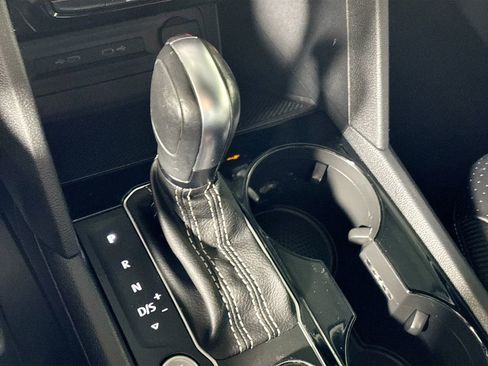 Used 2022 Volkswagen Atlas Cross Sport SEL image 18