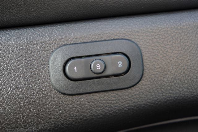 Used 2021 Jeep Grand Cherokee Limited AWD/4WD image 18