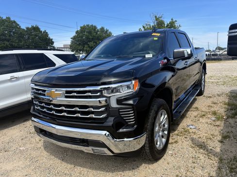 Used 2026 Chevrolet Silverado 1500 LTZ w/ LTZ Premium Package AWD/4WD image 3