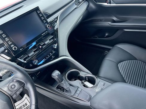 Used 2023 Toyota Camry SE w/ Cold Weather Package image 23
