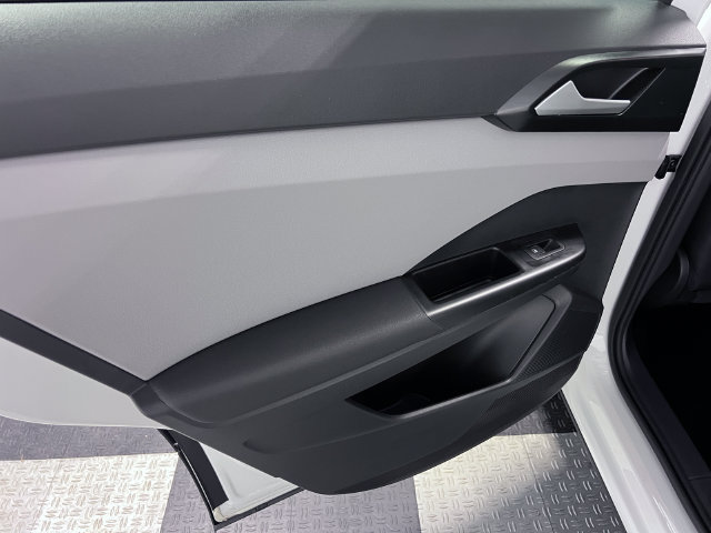 Certified 2023 Volkswagen Taos SE FWD image 17