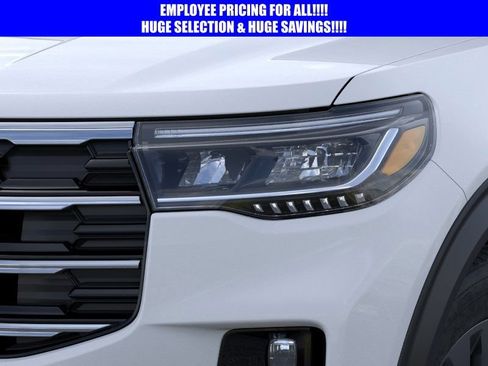 New 2026 Ford Explorer Active AWD/4WD image 18