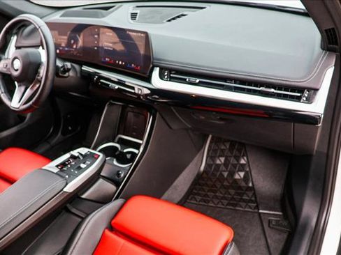 Used 2024 BMW X1 xDrive28i w/ Premium Package image 25