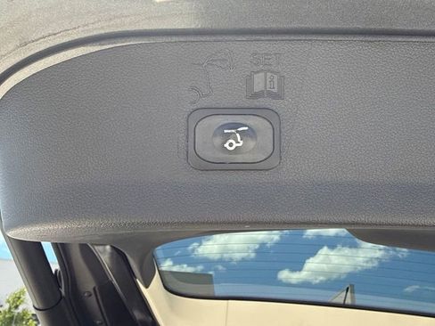 Used 2015 Ford Escape Titanium FWD image 21