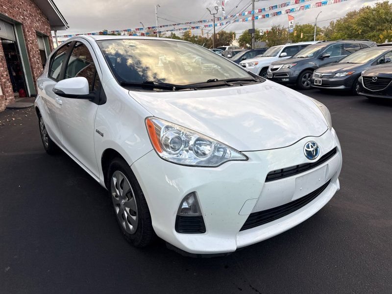 Used 2013 Toyota Prius C Two FWD image 3