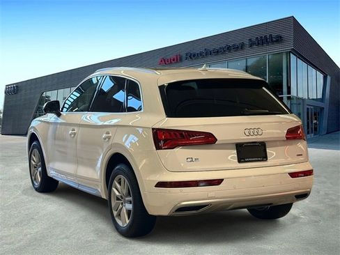 Used 2020 Audi Q5 2.0T Premium w/ Convenience Package image 4