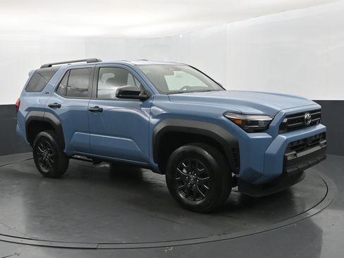 Used 2025 Toyota 4Runner SR5 RWD image 7