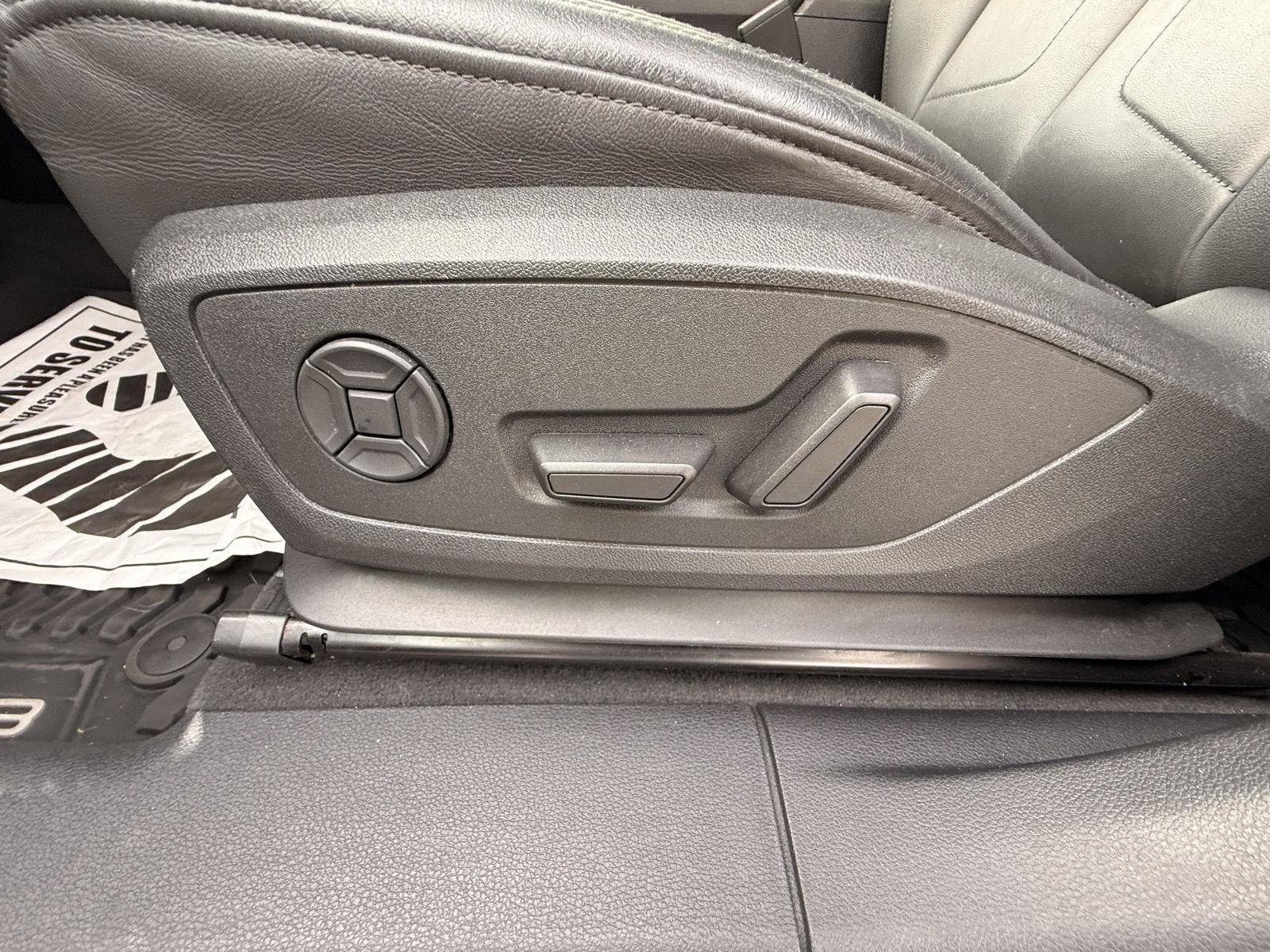 Used 2023 Audi Q3 2.0T Premium Plus AWD/4WD image 16