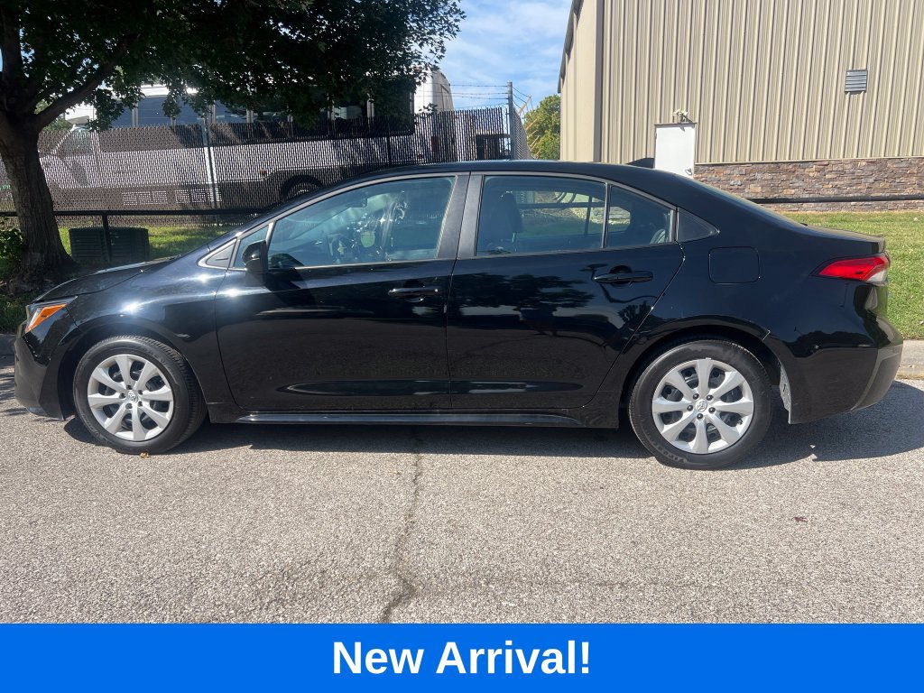 Used 2026 Toyota Corolla LE FWD image 9