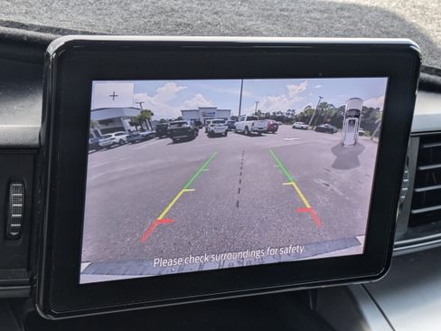 Used 2021 Ford Explorer XLT image 20