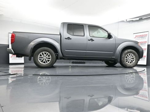 Used 2019 Nissan Frontier SV image 24