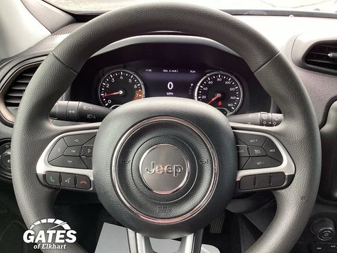 Used 2023 Jeep Renegade Latitude AWD/4WD image 31
