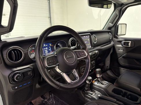 Used 2023 Jeep Wrangler Unlimited Sahara w/ Cold Weather Group image 13