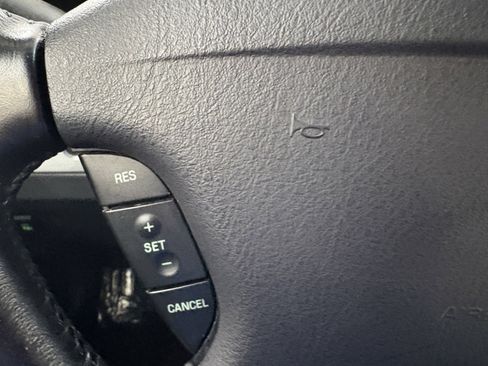 Used 2004 Ford Thunderbird Deluxe image 24