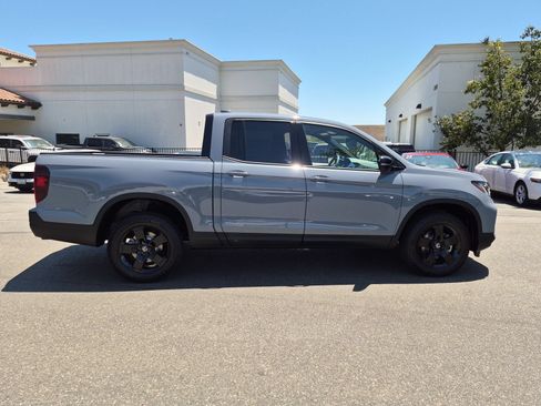 New 2026 Honda Ridgeline Black Edition image 12