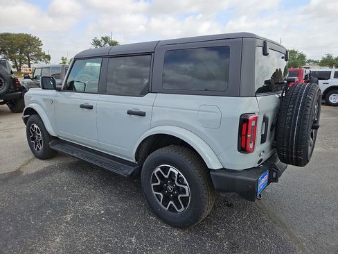 New 2026 Ford Bronco Outer Banks image 8