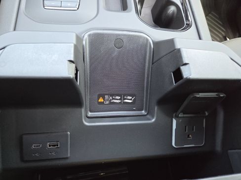 New 2026 GMC Sierra 2500 AT4 w/ AT4 Premium Plus Package AWD/4WD image 9