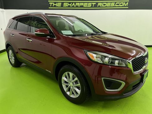 Used 2016 Kia Sorento LX AWD/4WD image 2
