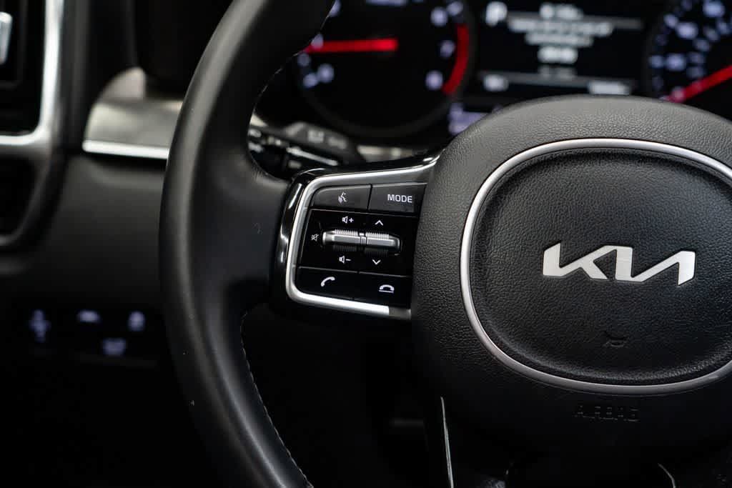 Used 2022 Kia Sorento SX AWD/4WD image 15