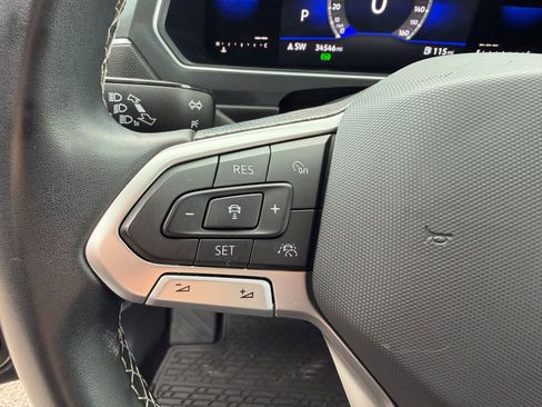 Used 2022 Volkswagen Tiguan SE AWD/4WD image 16